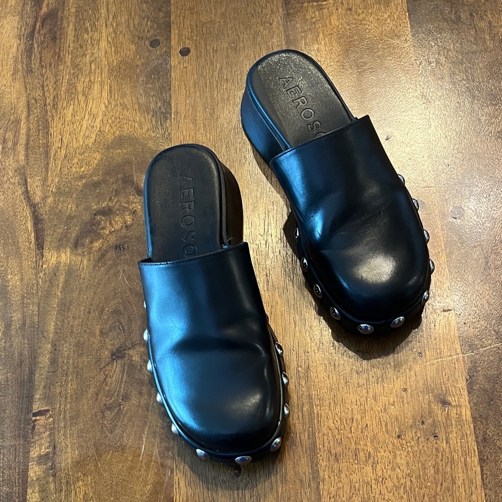 AEROSOLES Faye Clog Black Leather Studded